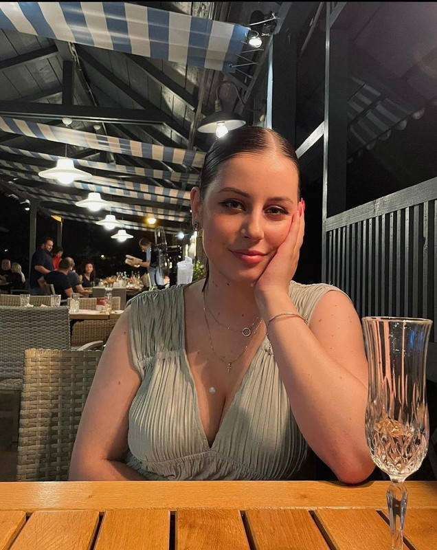 ECFA4363-AB1F-4B92-9580-90BEF54B4CCB