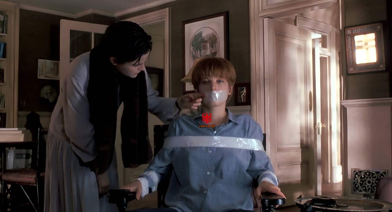 Bridget Fonda 2 - Single White Female 1992