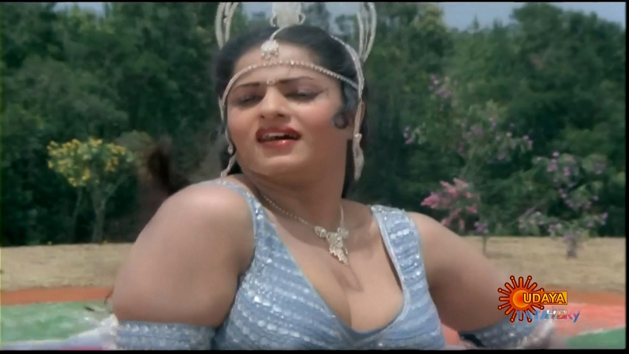 Jayamalini Hot Jungle Song~HDTV.mp4_20201024_125027.888