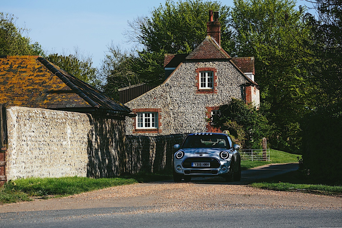 Mini Cooper S 3 door Royal Wedding (8)