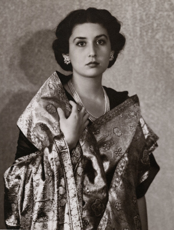 Classify & place an Ottoman princess