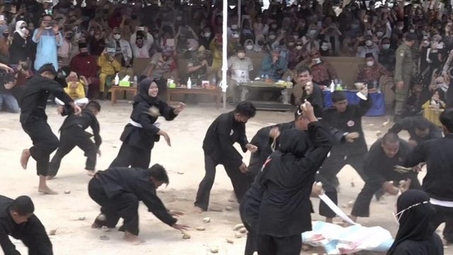 Festival Perang Ketupat