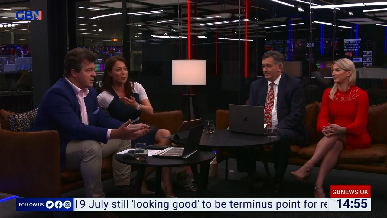 06.21 - 12.00.00 - DePiero & Halligan. What makes Britain tick. The n..._003.ts_snapshot_07.13.084