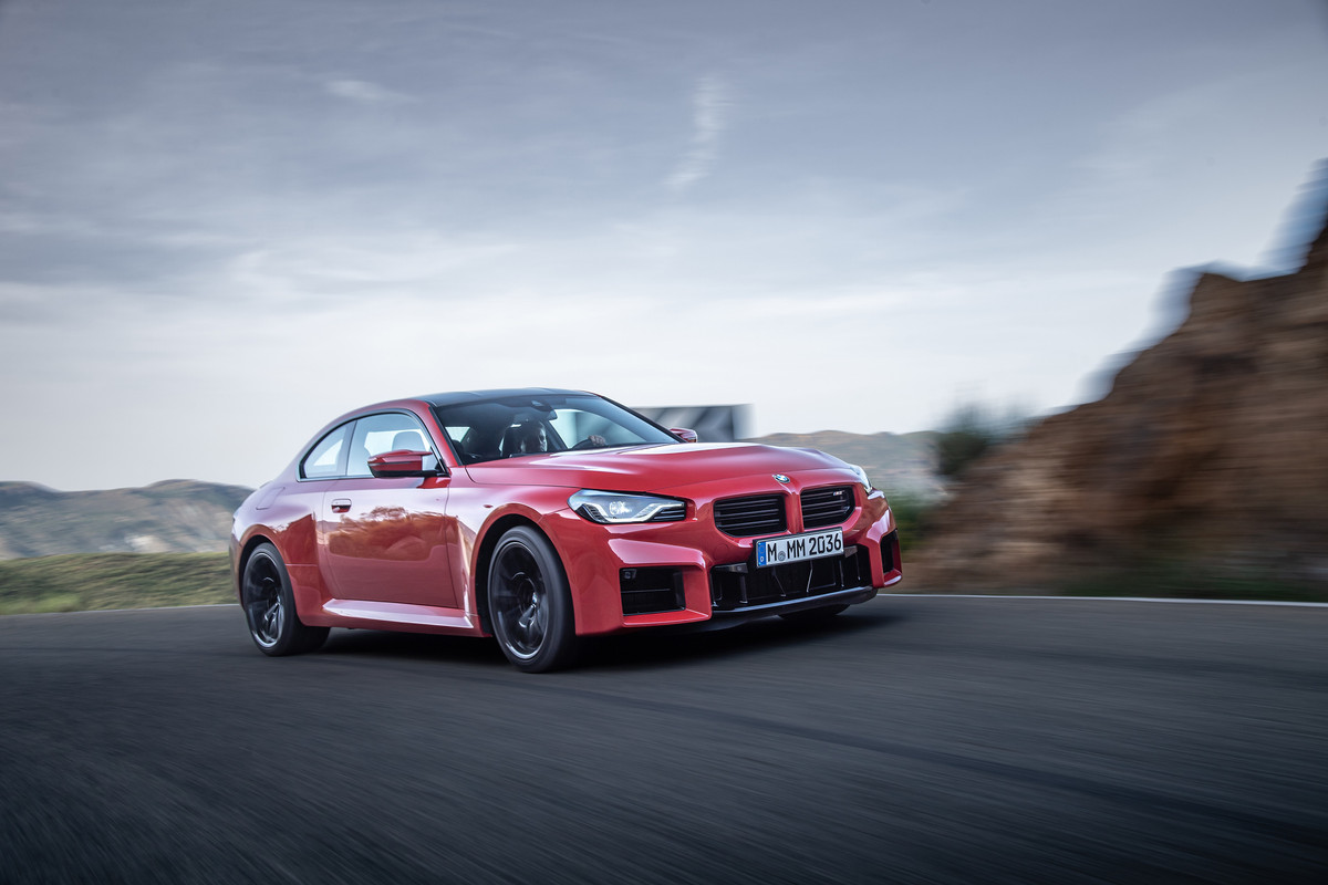 P90481887_highRes_the-all-new-bmw-m2-c