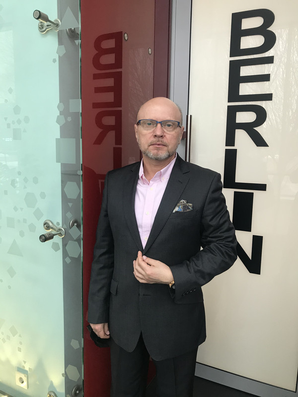 BAD53755-8D96-46D4-A90E-94955E0B0788