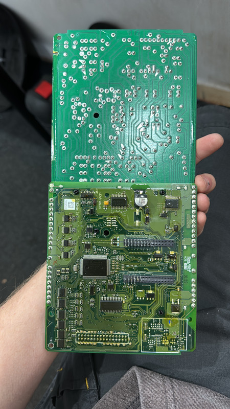 1E35B4D5-CE8F-4933-A6BB-DD0F7E237B13