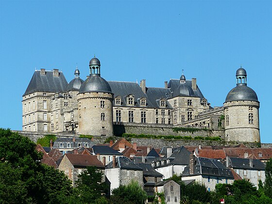 Hautefort-village-3.jpg