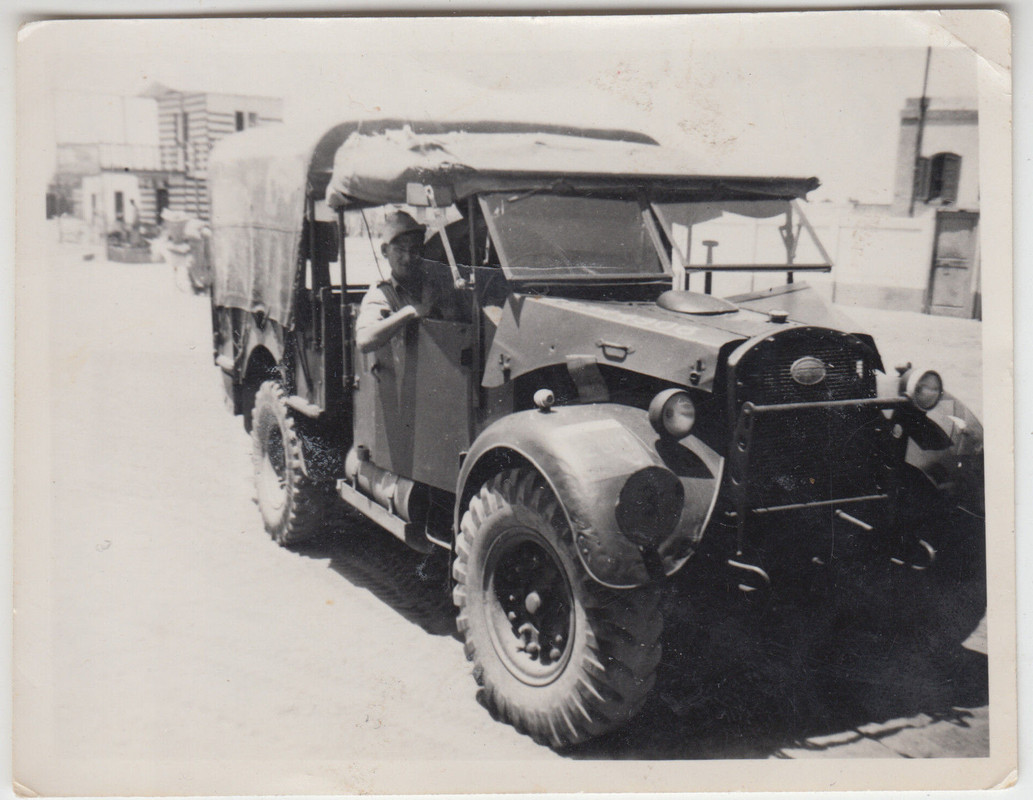 Wehrmacht Kamerad im englischen Kübelwagen Ägypt