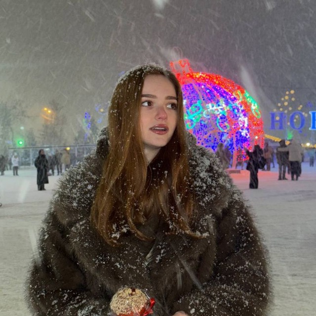 Полина 24