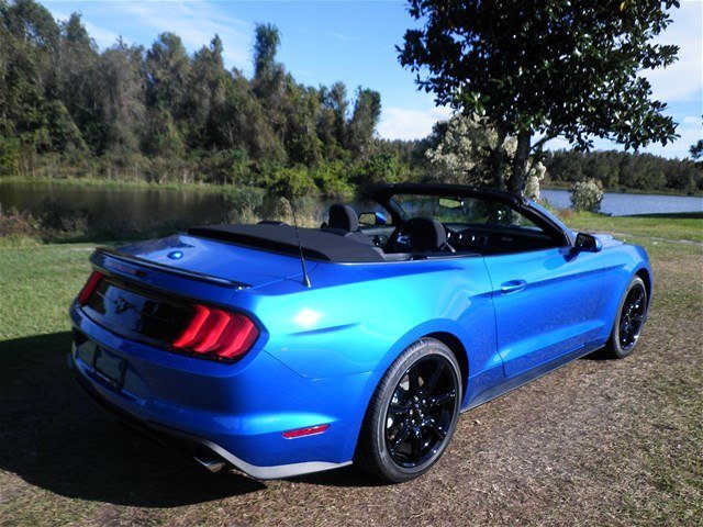 2019-ford-mustang-ecoboost-blue-metallic