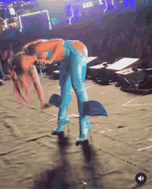 anittaenvolver-anitta.gif