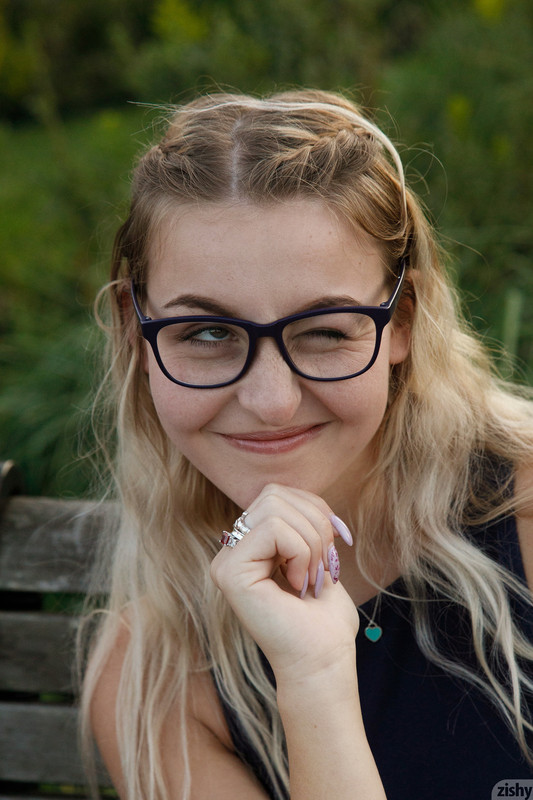 full_002_0945371334429827