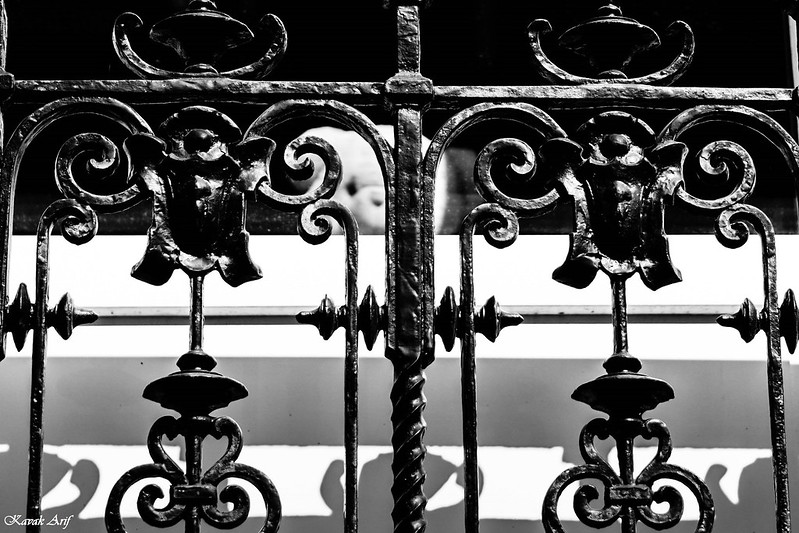 blacknwhite-railing.jpg