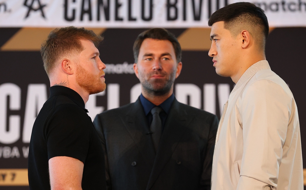 Canelo Álvarez y los lujosos autos que presume en Guadalajara