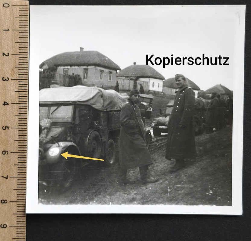Lastwagen, Geländewagen, Truppenkennung, Wehrmacht,Soldaten (2)