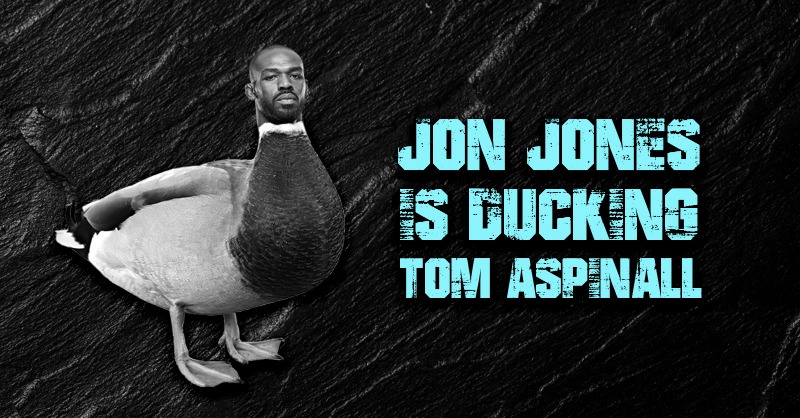 Критикуват Джон Джоунс, защото бяга от Том Аспинал