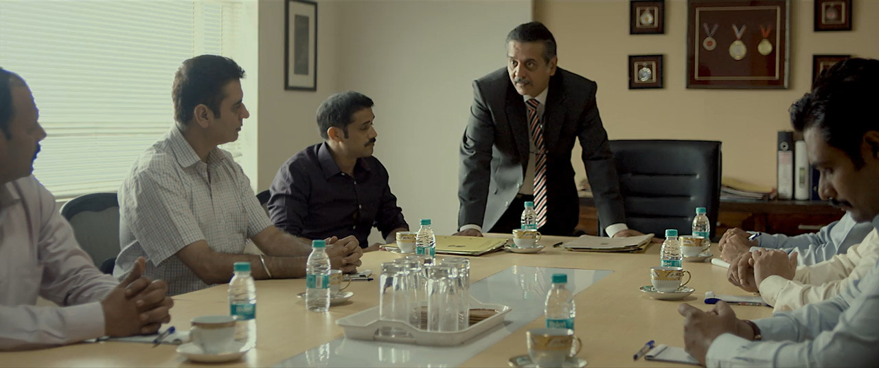 Talvar 2015 WebRip [Hindi] 480p 720p ESub Screenshot