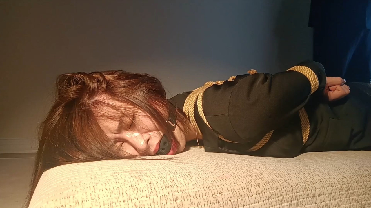 妞妞真空OL第三 四.mp4_20220913_131823.512