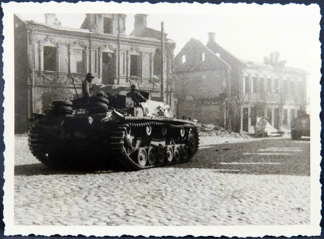 Foto Litauen 7,5 Sturmgeschütz Stug III A Panzer