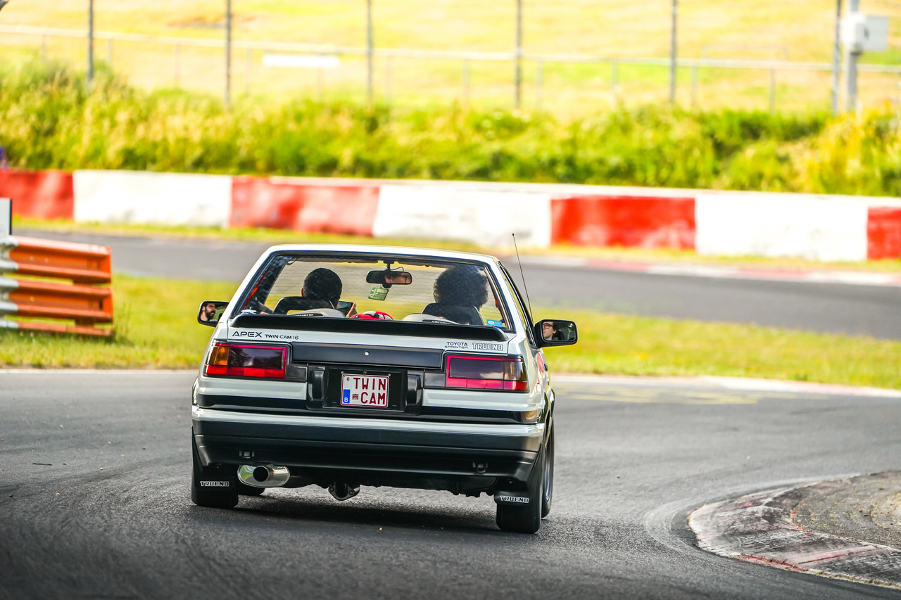 racetracker 37318720 581857