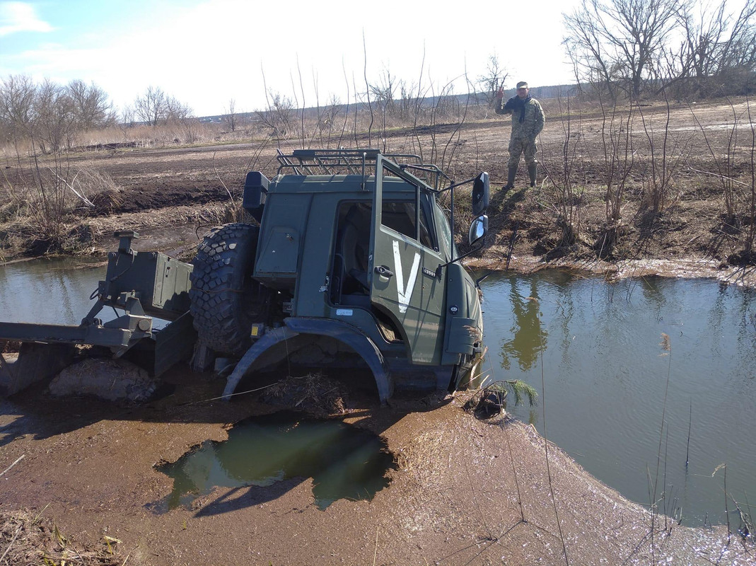 1087 KamAZ-63501 (for PP-2005 floating bridge system) destr 07 04 22