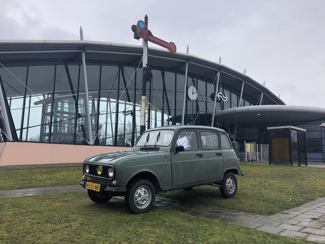 2575C2D6-9015-483F-80CB-109897F1D571