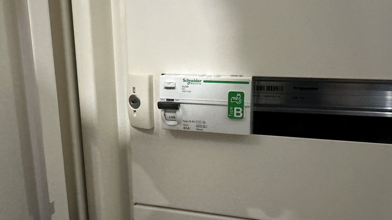 77D02385-DA9C-4F6D-B7F0-47CE8CAB67ED