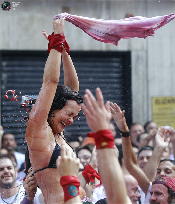 http://pics3.picvi.com/media/pics/2011/07/13/sanfermines-2011/img_orig/sanfermines-2011_09.jpg