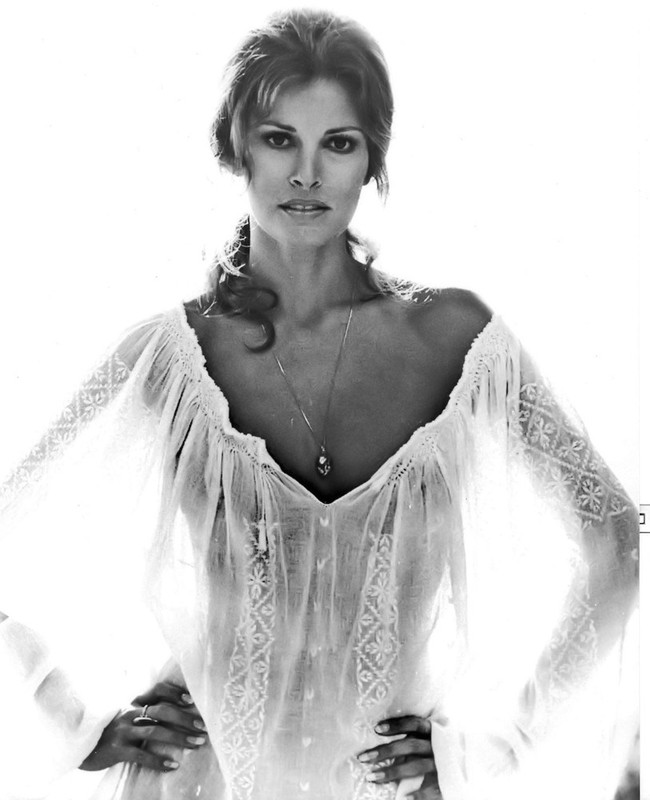 raquel_welch_b13