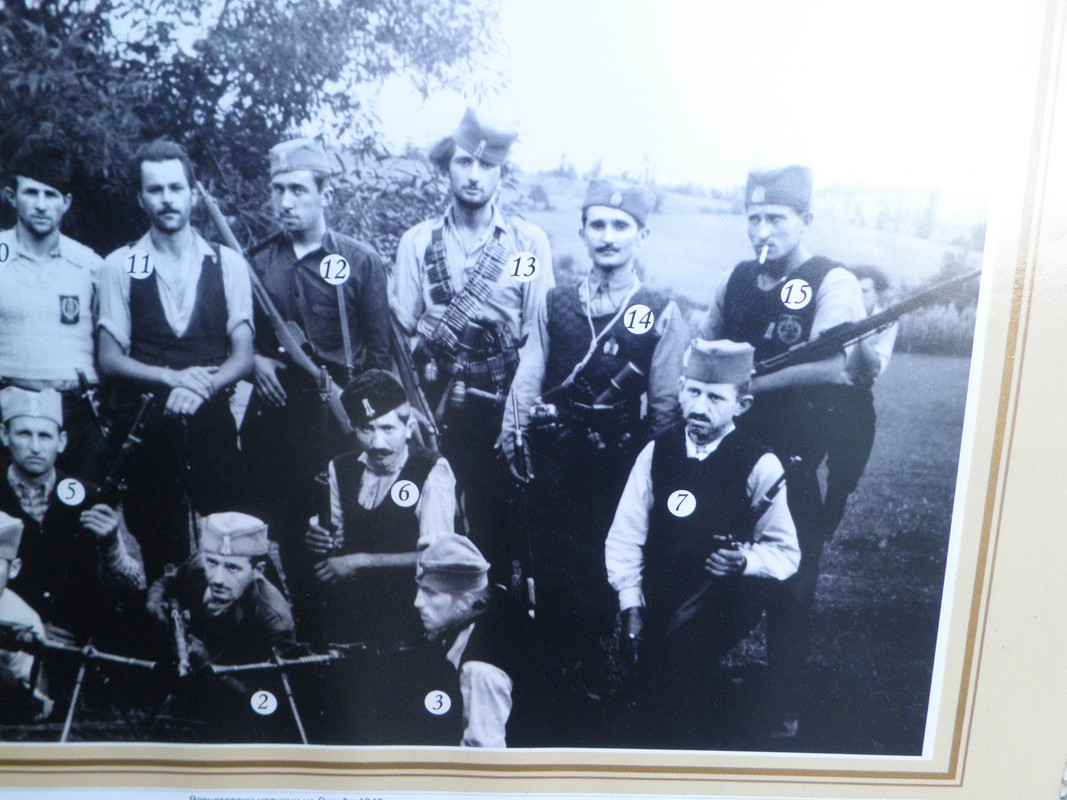 [Слика: originalslika-FOTOGRAFIJA-RAVNOGORSKI-CE...M-1920.jpg]