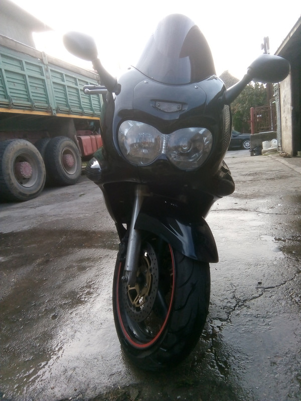 Suzuki GSXF 750 (3)
