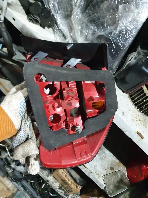 Задний фонарь правый внутренний