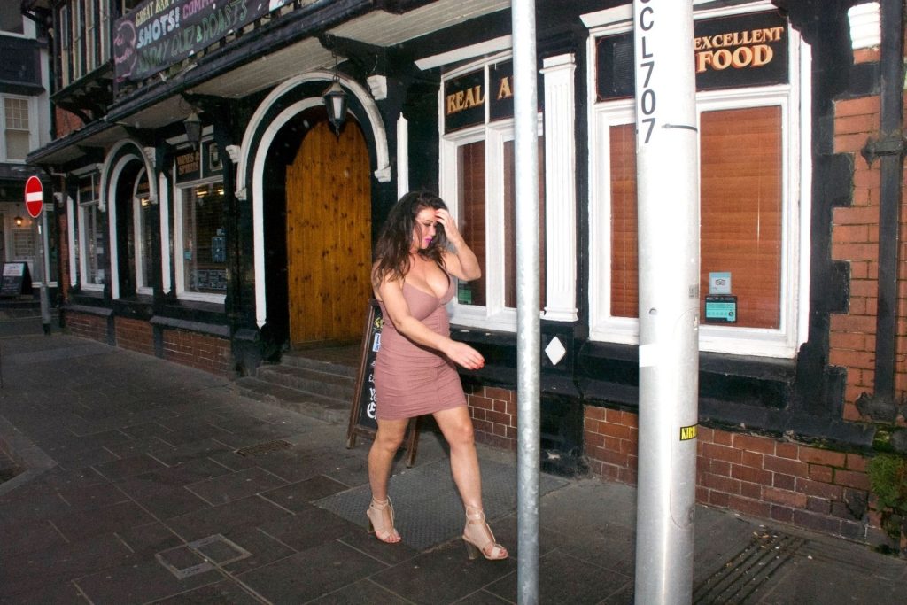 Lisa-Appleton-Nude-Sexy-Upskirt-Stars-com-22-1024x1536-5