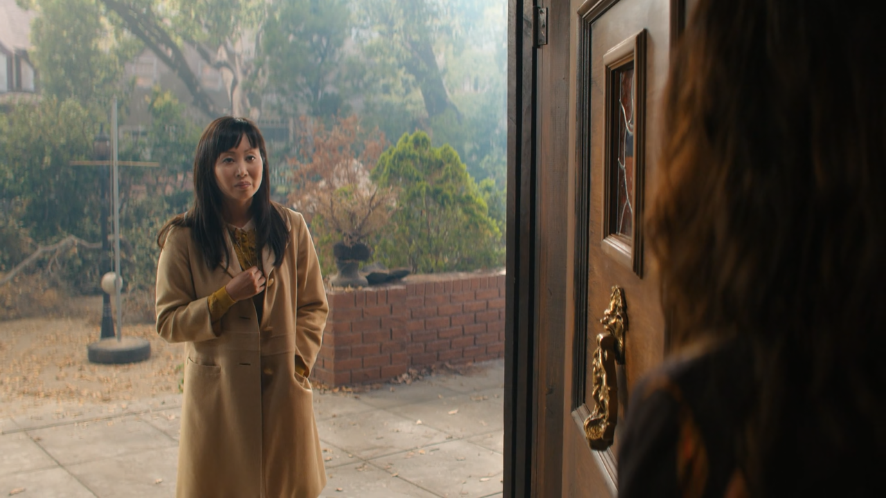 Shining Vale (2022) S01E02 Chapter Two She Comes at Night (1080p AMZN WEB-DL x265 10bit EAC3 5.1).mk