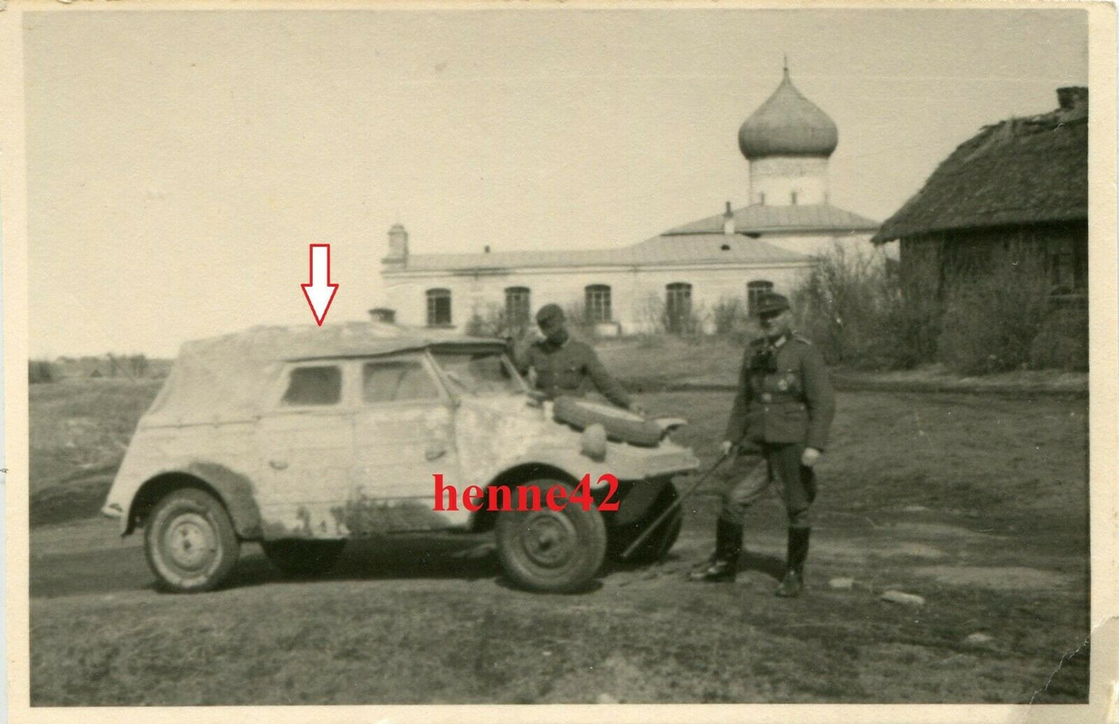 Foto Wehrmacht Kübelwagen VW Typ 82 mit geschlossenem Verdeck Os
