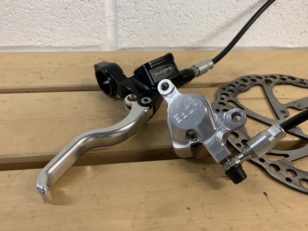 D494883D-B0EA-4AF2-9A5B-B4A926ABEA85