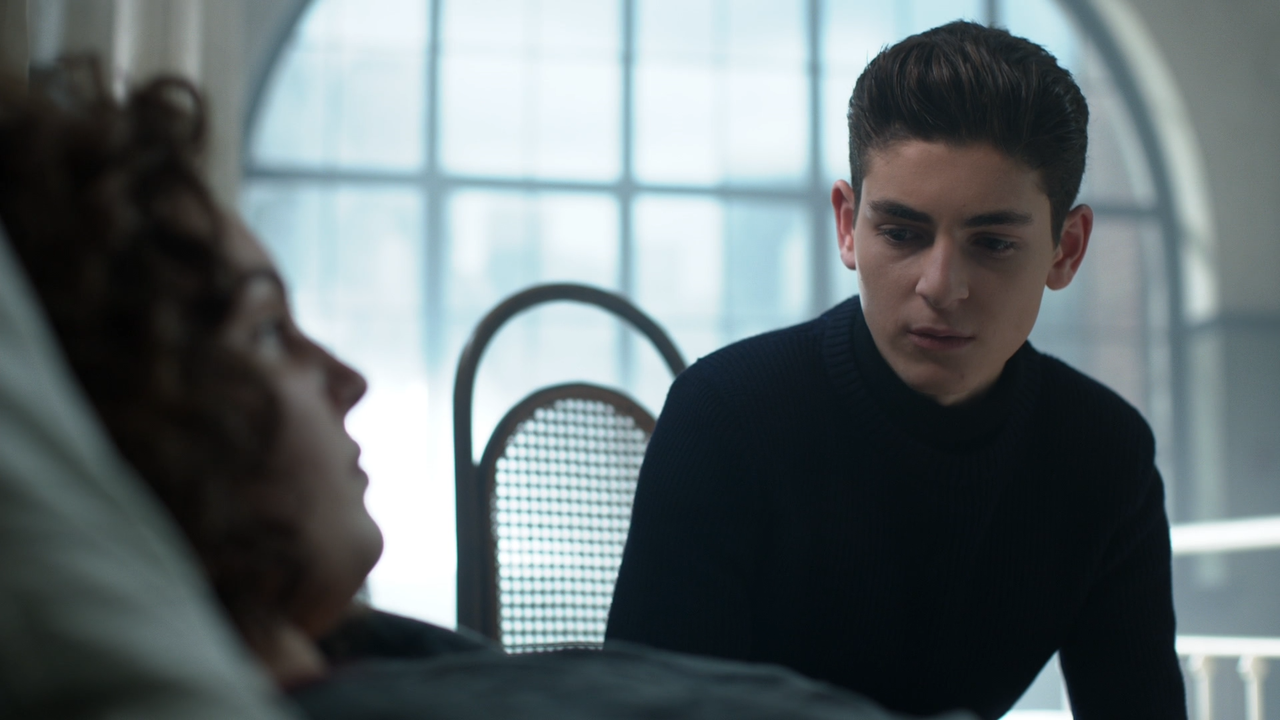 Gotham.S05E01.Year.Zero.REPACK.1080p.AMZN.WEB-DL.DDP5.1.H.264-Ca