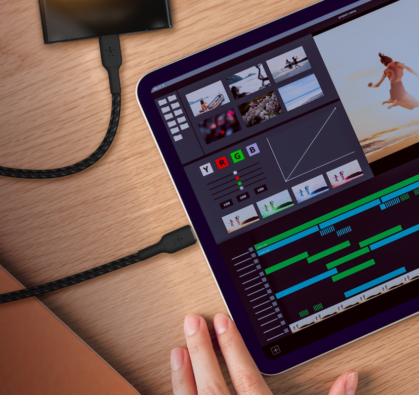 Cable trenzado Belkin USB-C a USB-C mostrando su durabilidad.