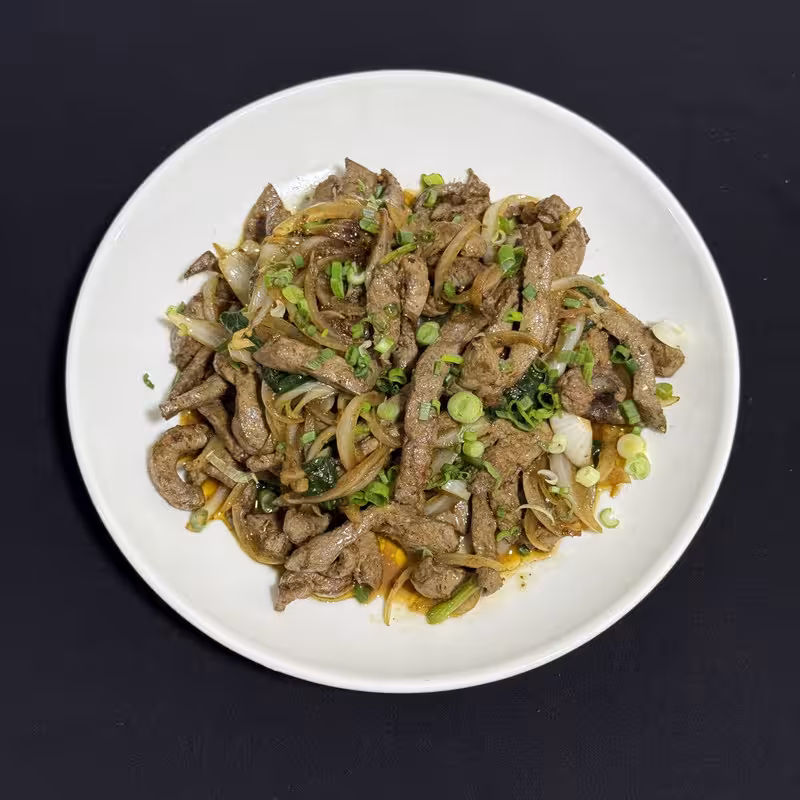 Печень говяжья с луком (200г)