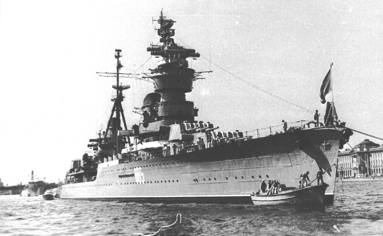 КР Железняков(885) на Неве