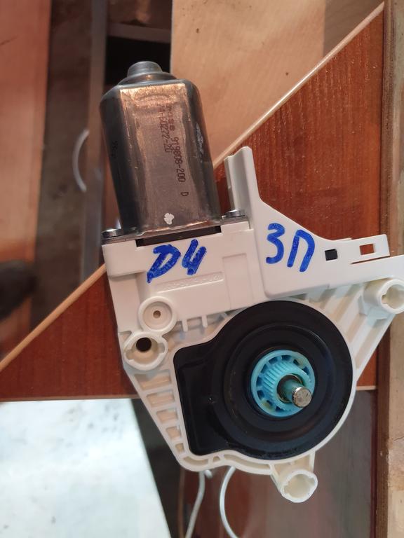 Мотор стеклоподъемника