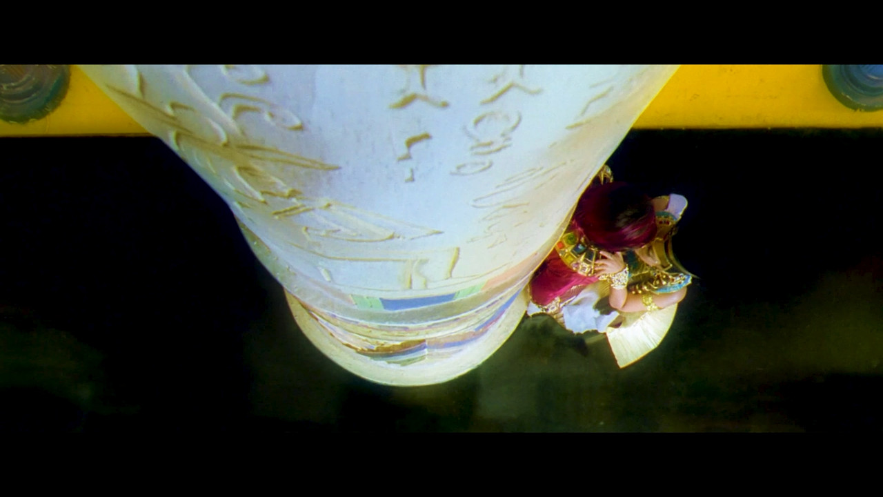 Nayanthara Hot Song 02 From Kuselan 2008 4k.mp4_snapshot_02.23_[2020.12.02_22.28.54]