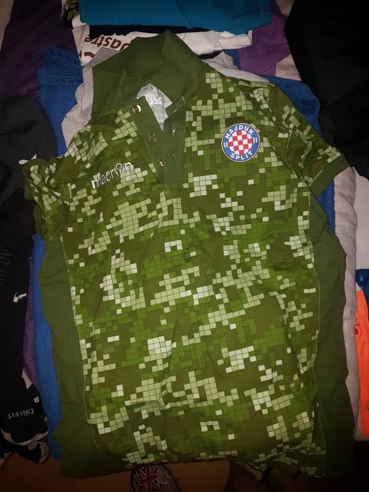 9B184B05-327C-41E5-B4D3-6DF1C55130AD