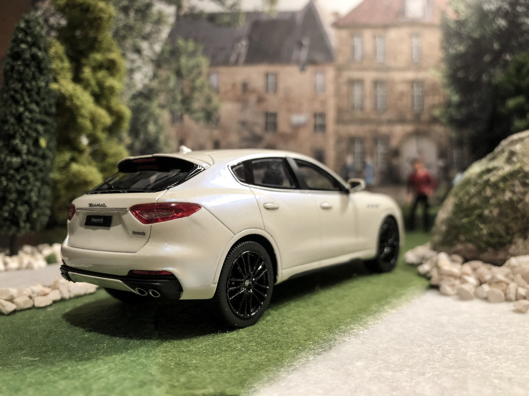 D496B800-46D1-4893-BF01-7DF6FBFFCFDF