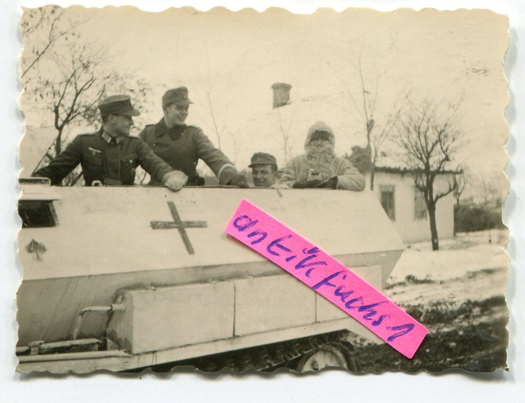 Schützen-Panzer vom Regiment GD im Winter 1944-1