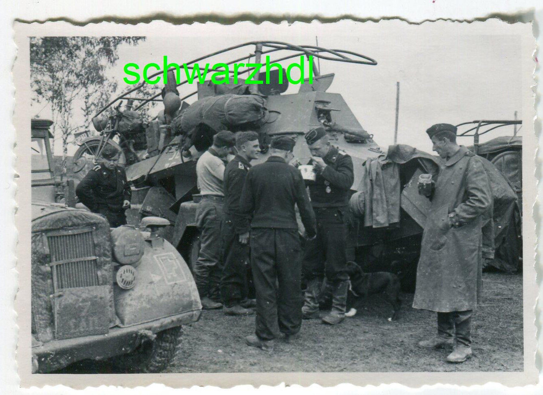 Foto Funk Panzerspähwaggen Achtrad Rahmenantenne