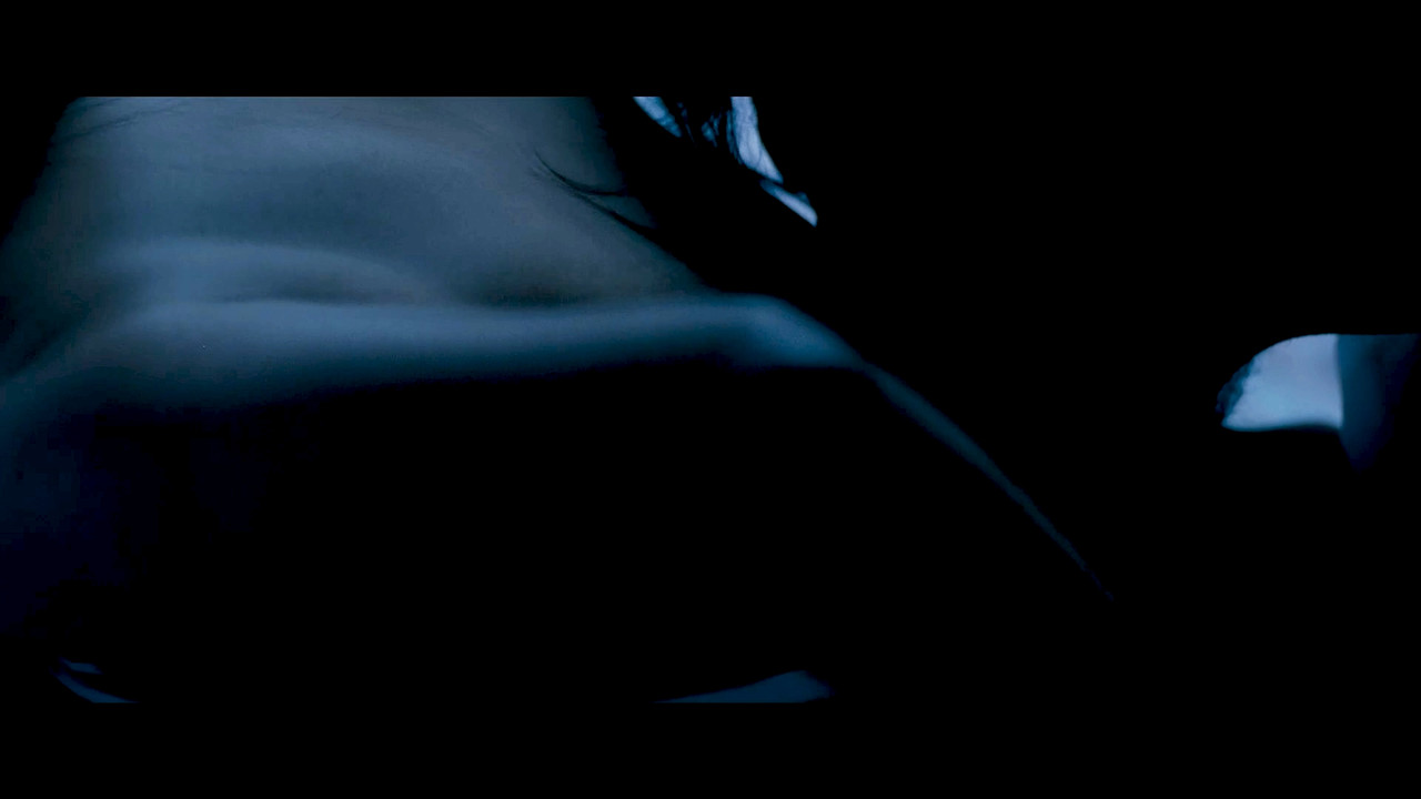 Raima Sen Hot Navel From Mirch 2010 4k.mp4_snapshot_01.13_[2020.11.30_20.59.27]