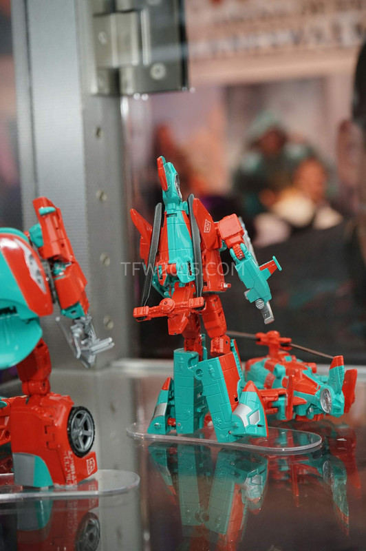 SDCC2015-Hasbro-Case-Transformers-Combiner-Wars-