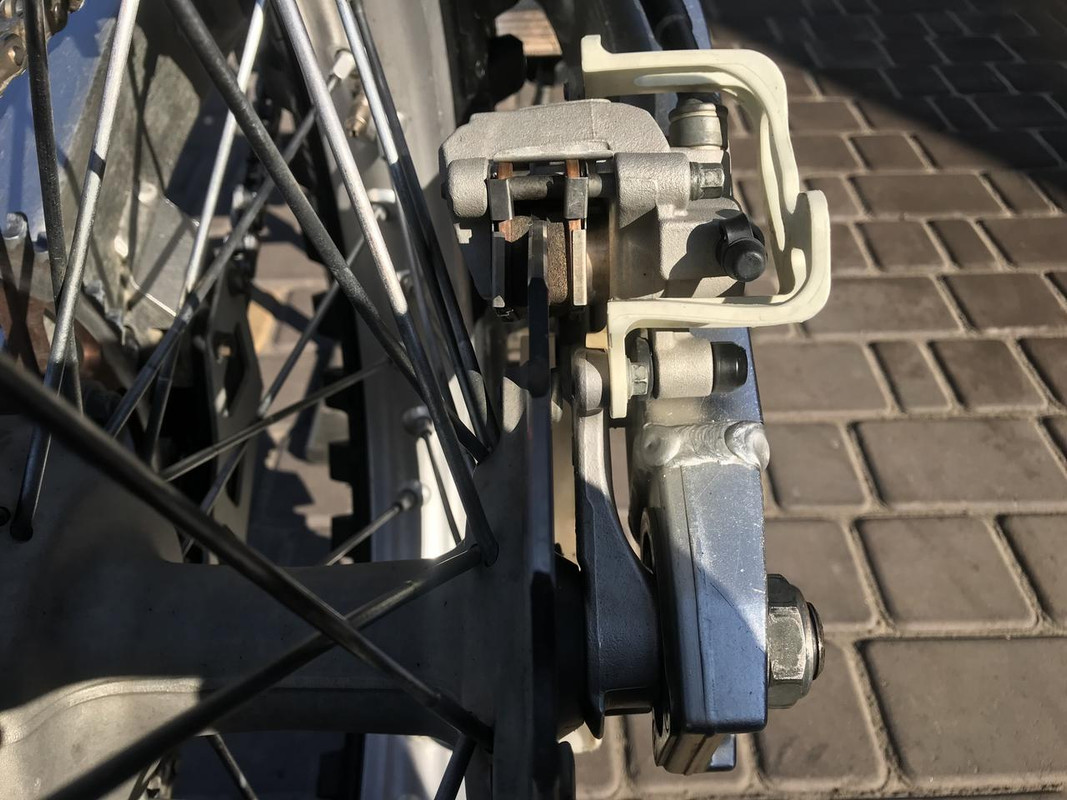 05ABCBD5-B385-4949-9A21-BBF6480DFF11