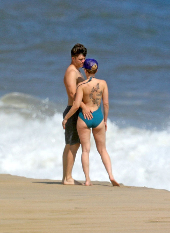 Scarlett-Johansson-CelebsView.Com (18)